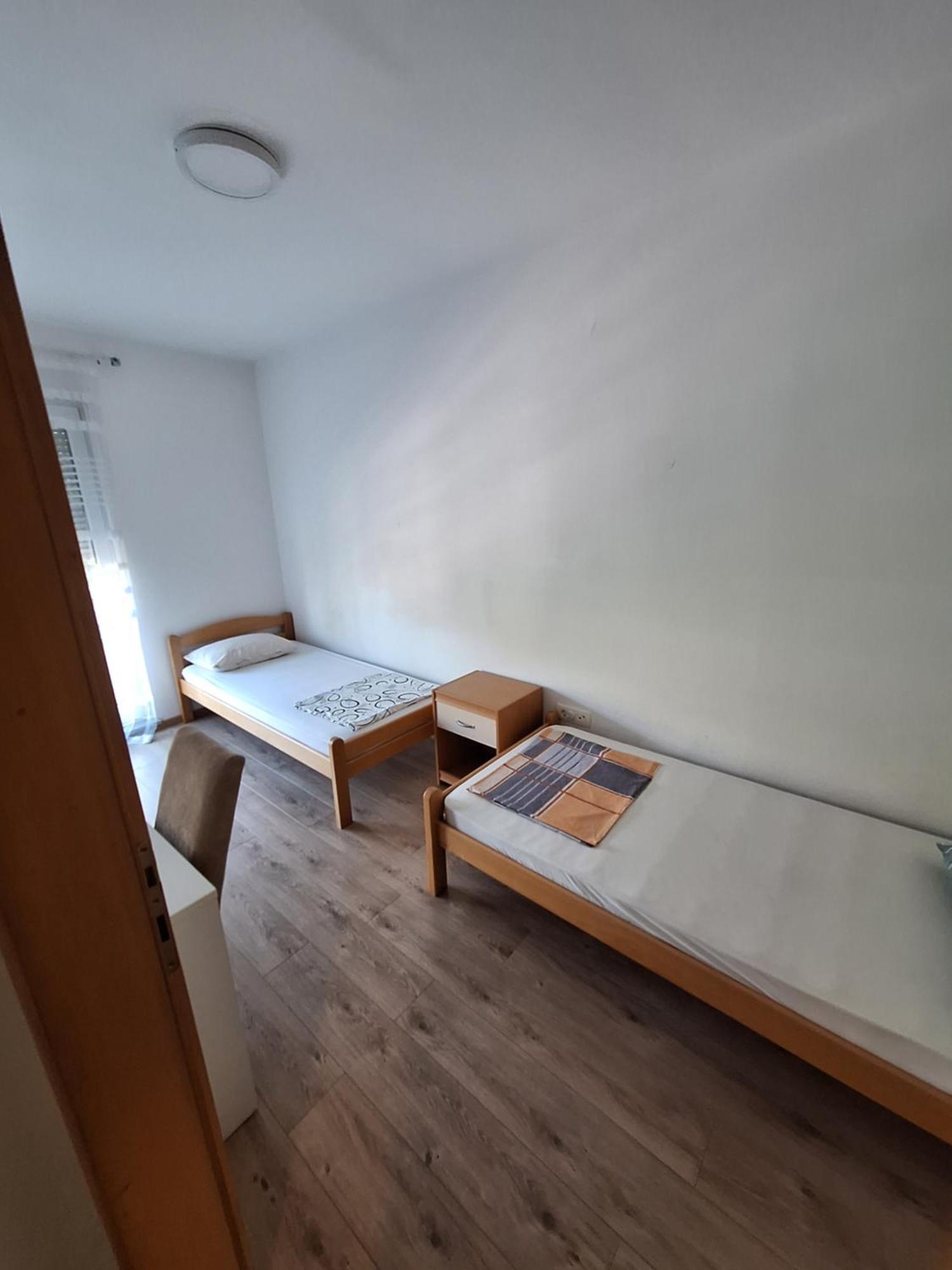Apartment Enjoy Free Private Parking 모스타르 외부 사진
