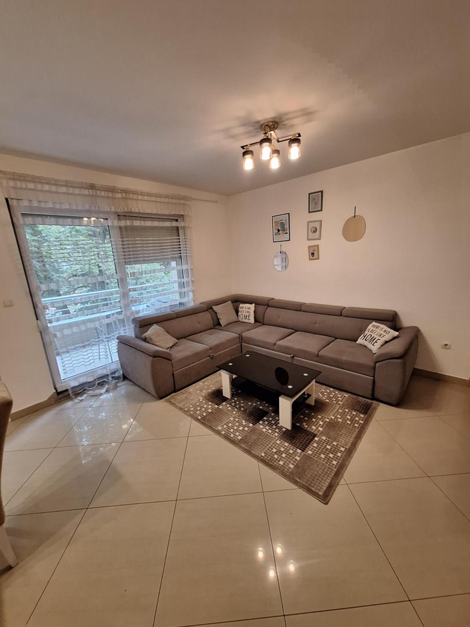 Apartment Enjoy Free Private Parking 모스타르 외부 사진