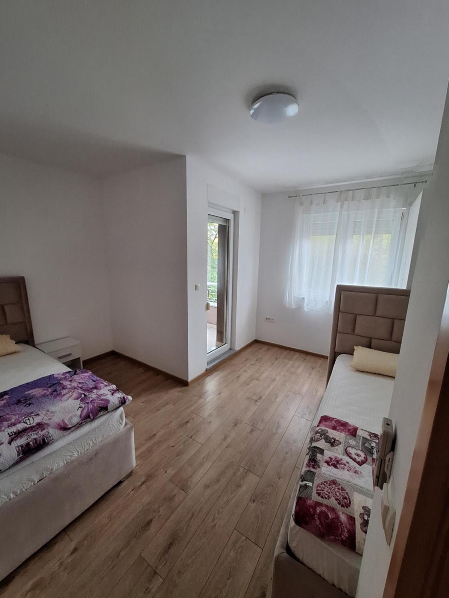 Apartment Enjoy Free Private Parking 모스타르 외부 사진