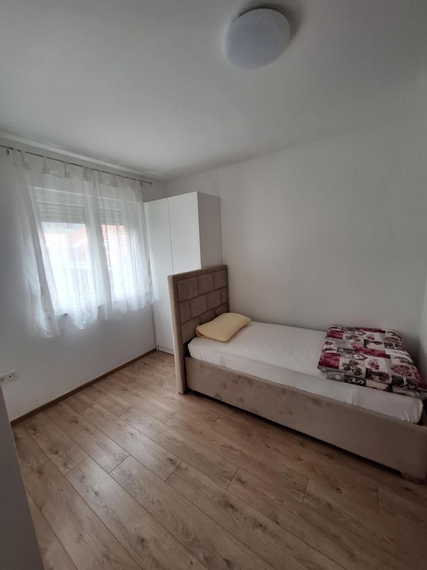Apartment Enjoy Free Private Parking 모스타르 외부 사진