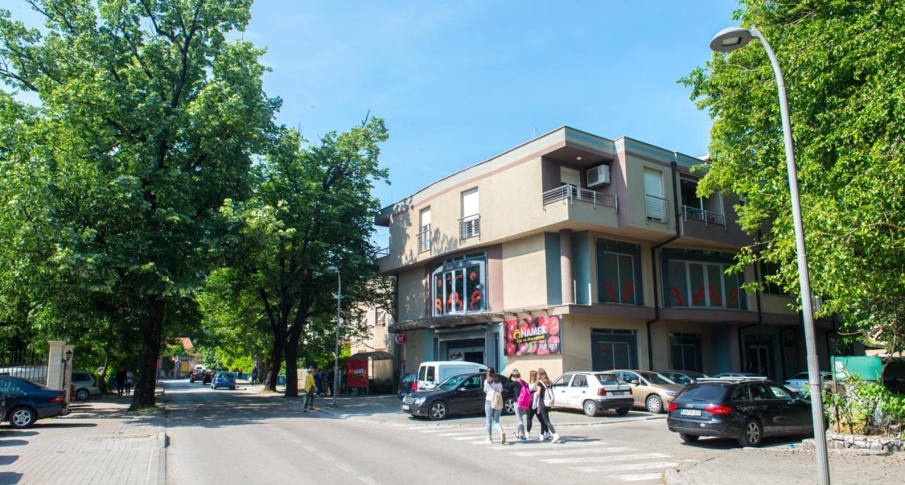 Apartment Enjoy Free Private Parking 모스타르 외부 사진