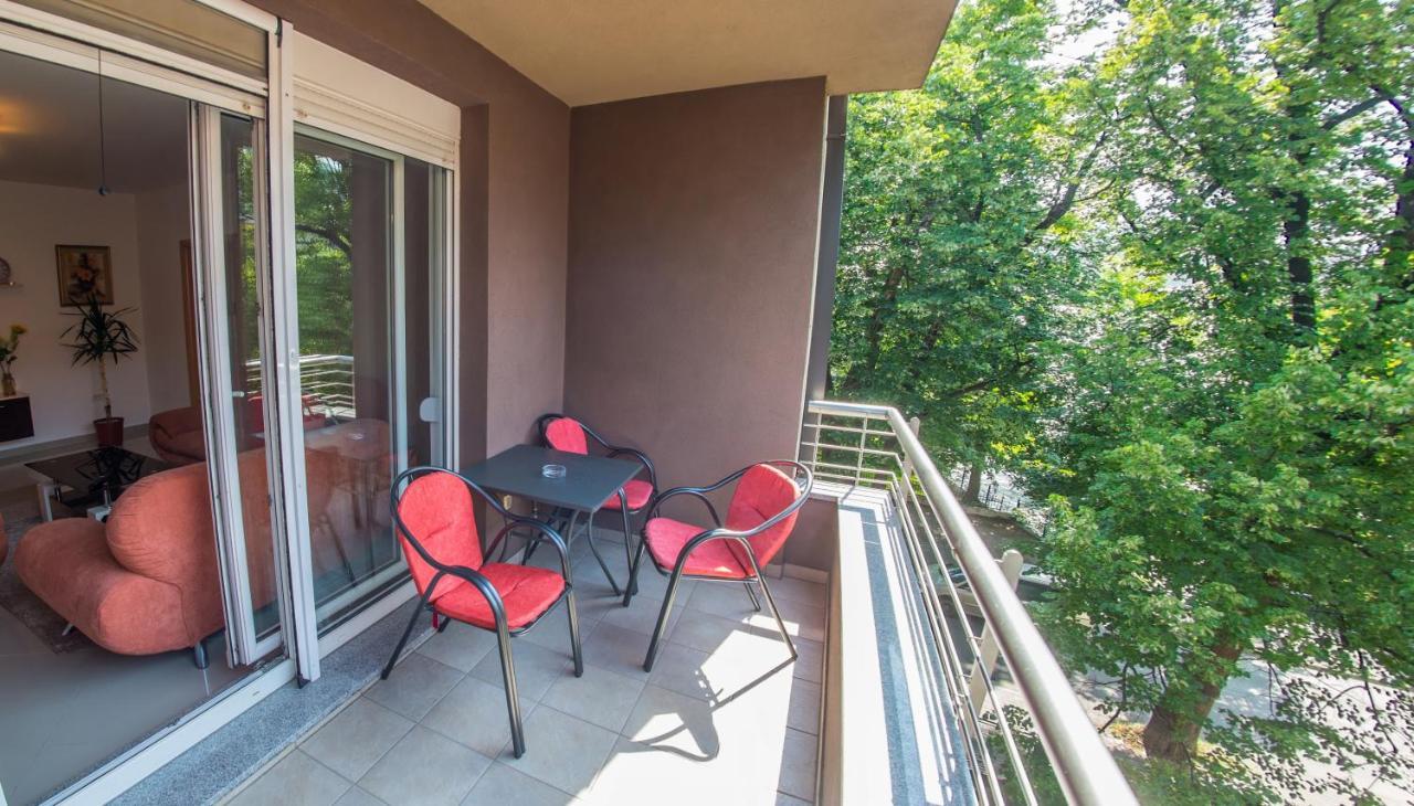 Apartment Enjoy Free Private Parking 모스타르 외부 사진
