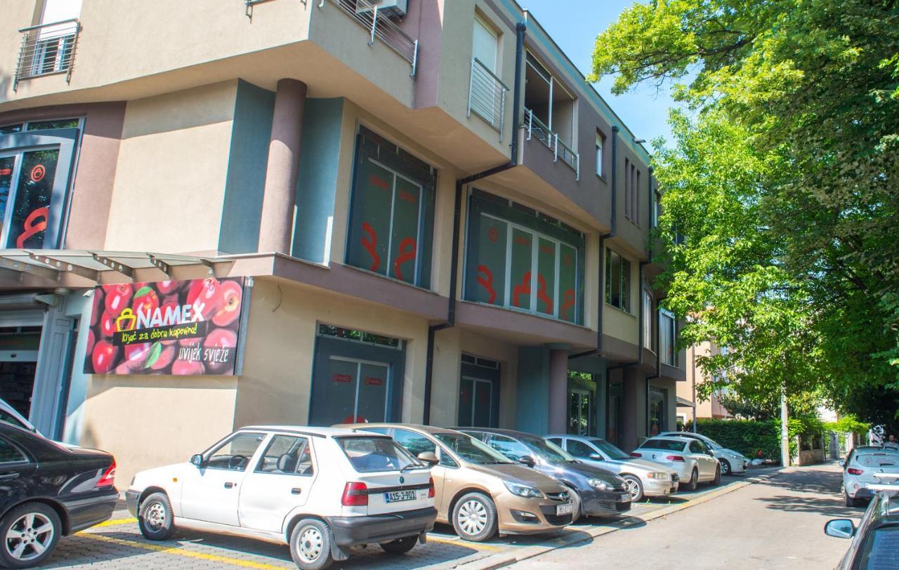 Apartment Enjoy Free Private Parking 모스타르 외부 사진