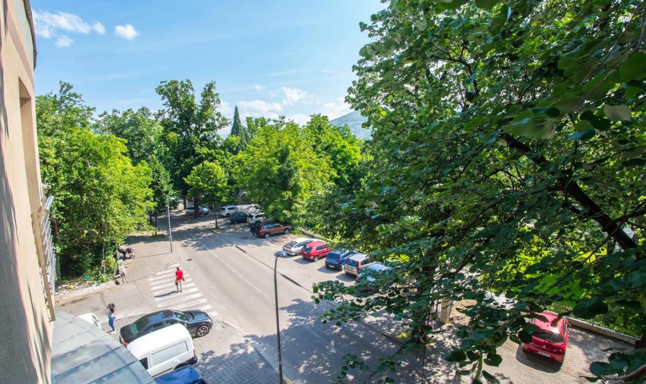 Apartment Enjoy Free Private Parking 모스타르 외부 사진